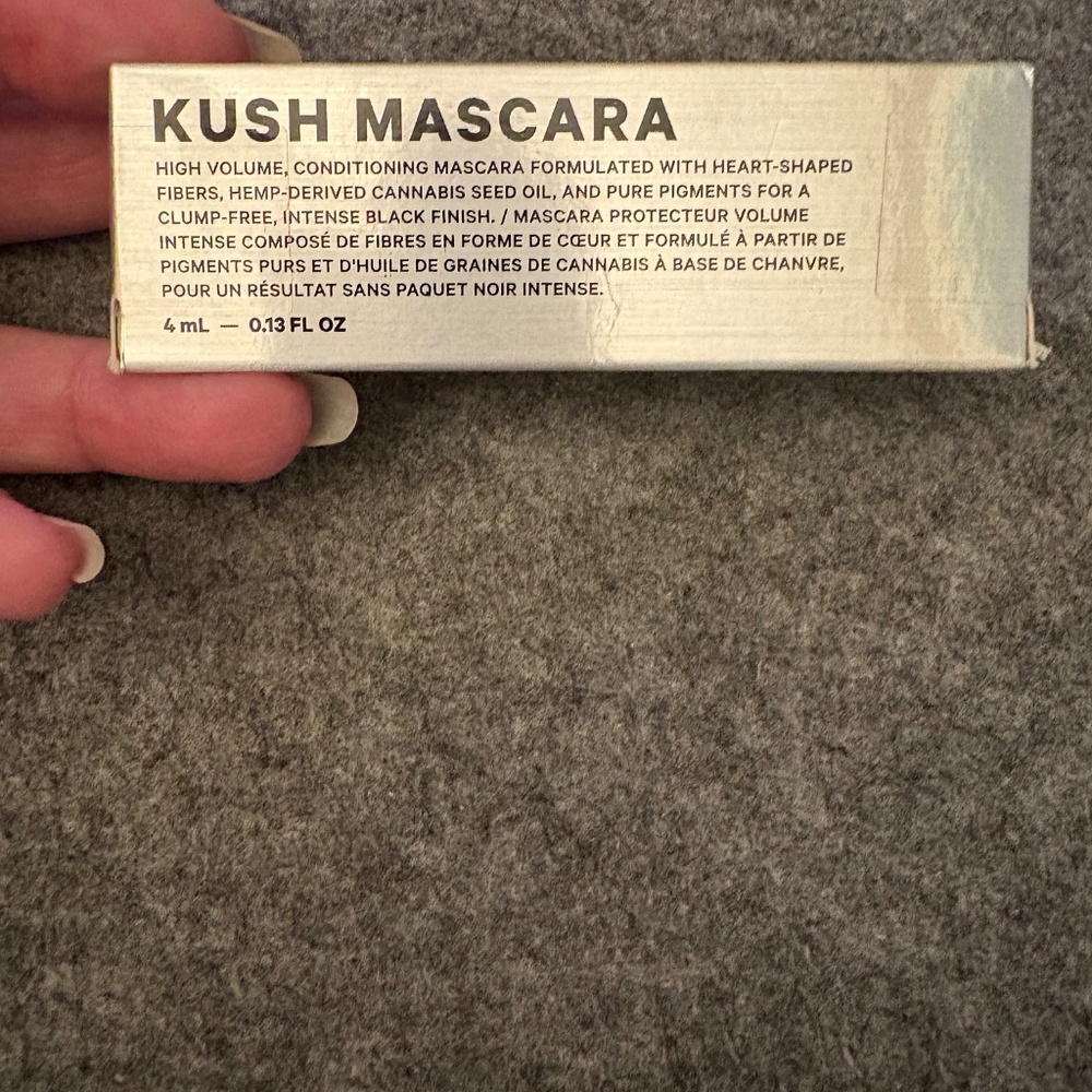 Milk Kush Mascara - Mini Size 4ml - Picture 3 of 7
